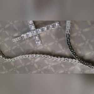 Gold pres necklace  2 piece very sparkly